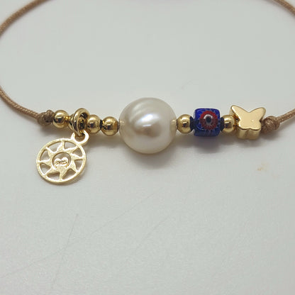 Bracelet with 18k Gold-Filled Butterfly and details. Freshwater Pearl.